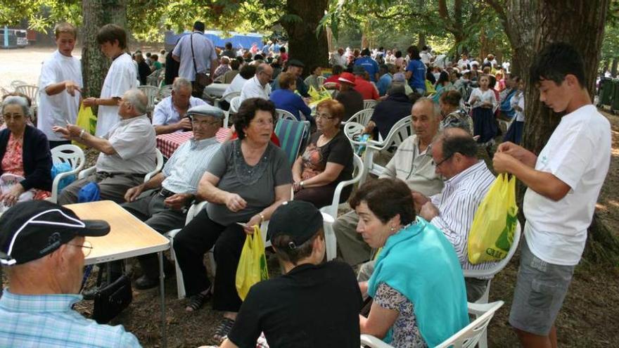 Participantes en una pasada edición del encuentro de mayores que cada año se celebra en Porcía.