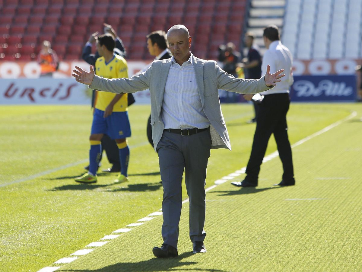 Miguel Rivera, técnico del Melilla.