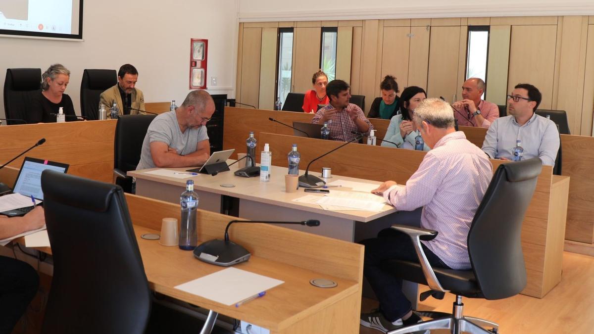 Consellers de GxF y del PSOE en el último pleno del Consell de Formentera. | C.C.