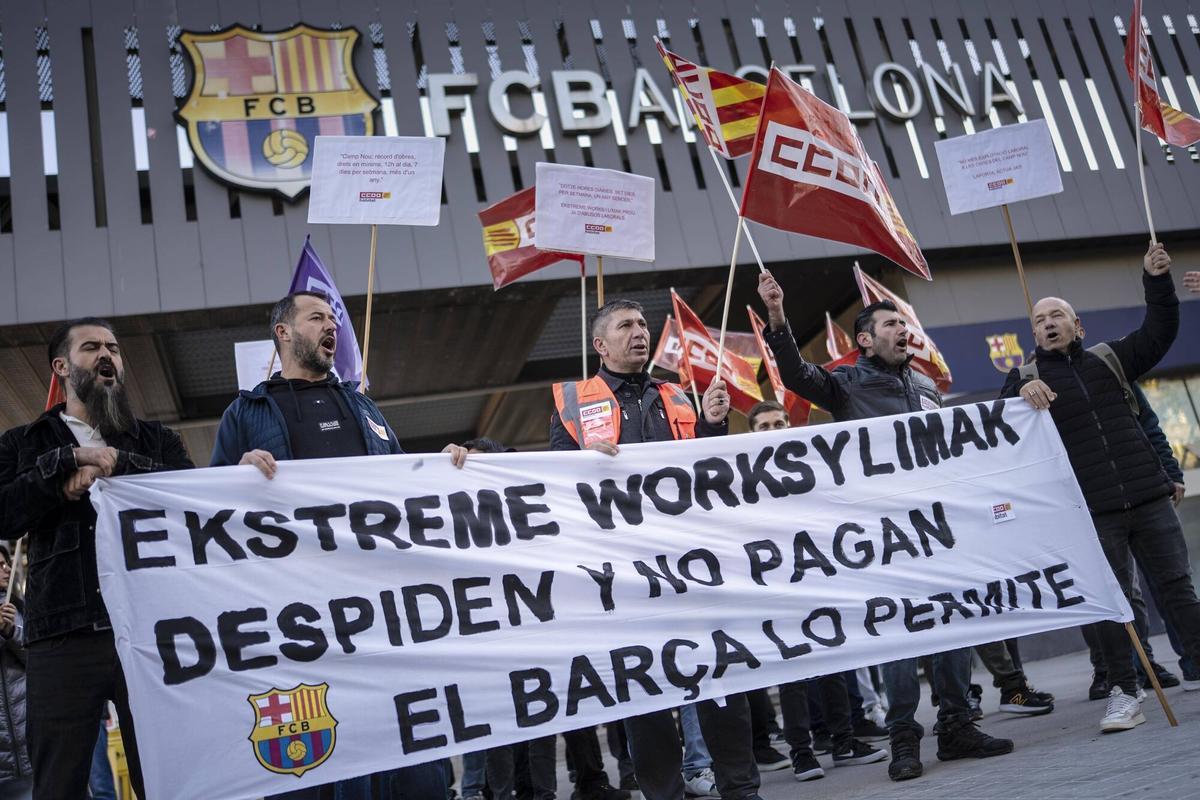 Nova protesta al Camp Nou dels obrers turcs acomiadats