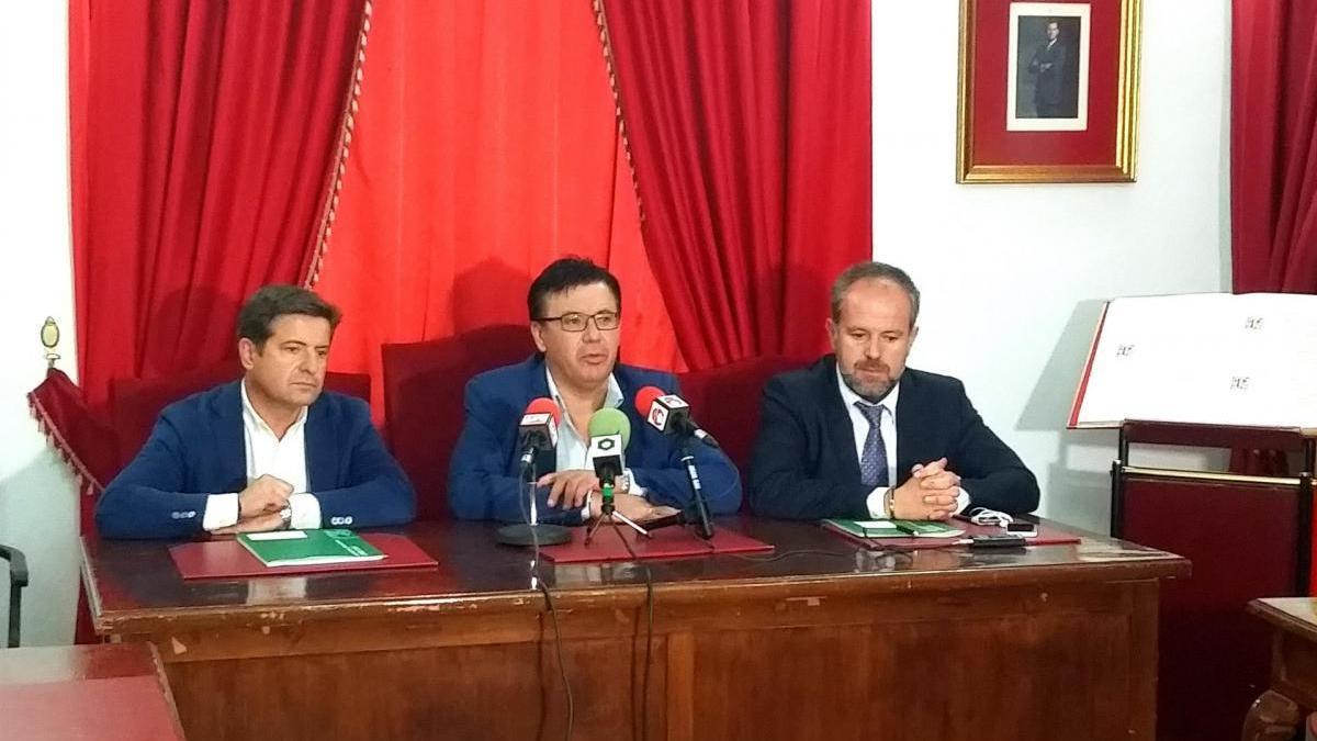 El Ayuntamiento de Iznájar decreta tres días de luto por el crimen en la localidad