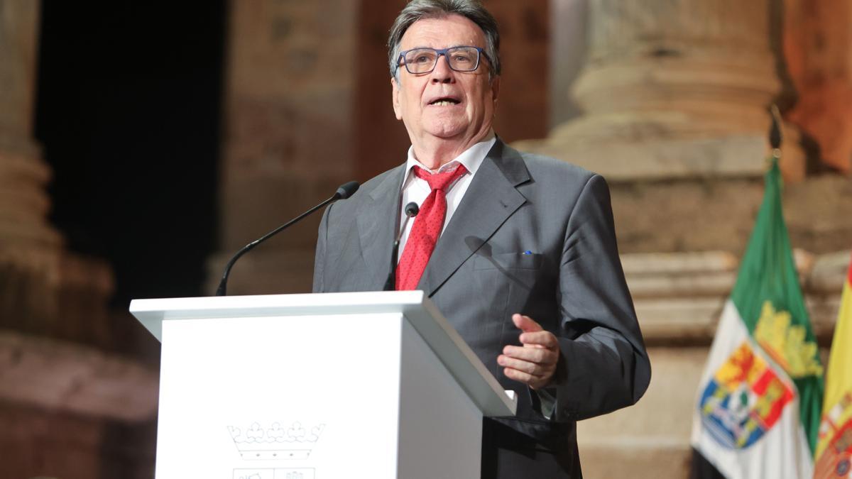 Landero durante la lectura de su discurso este miércoles en la entrega de las medallas de Extremadura.