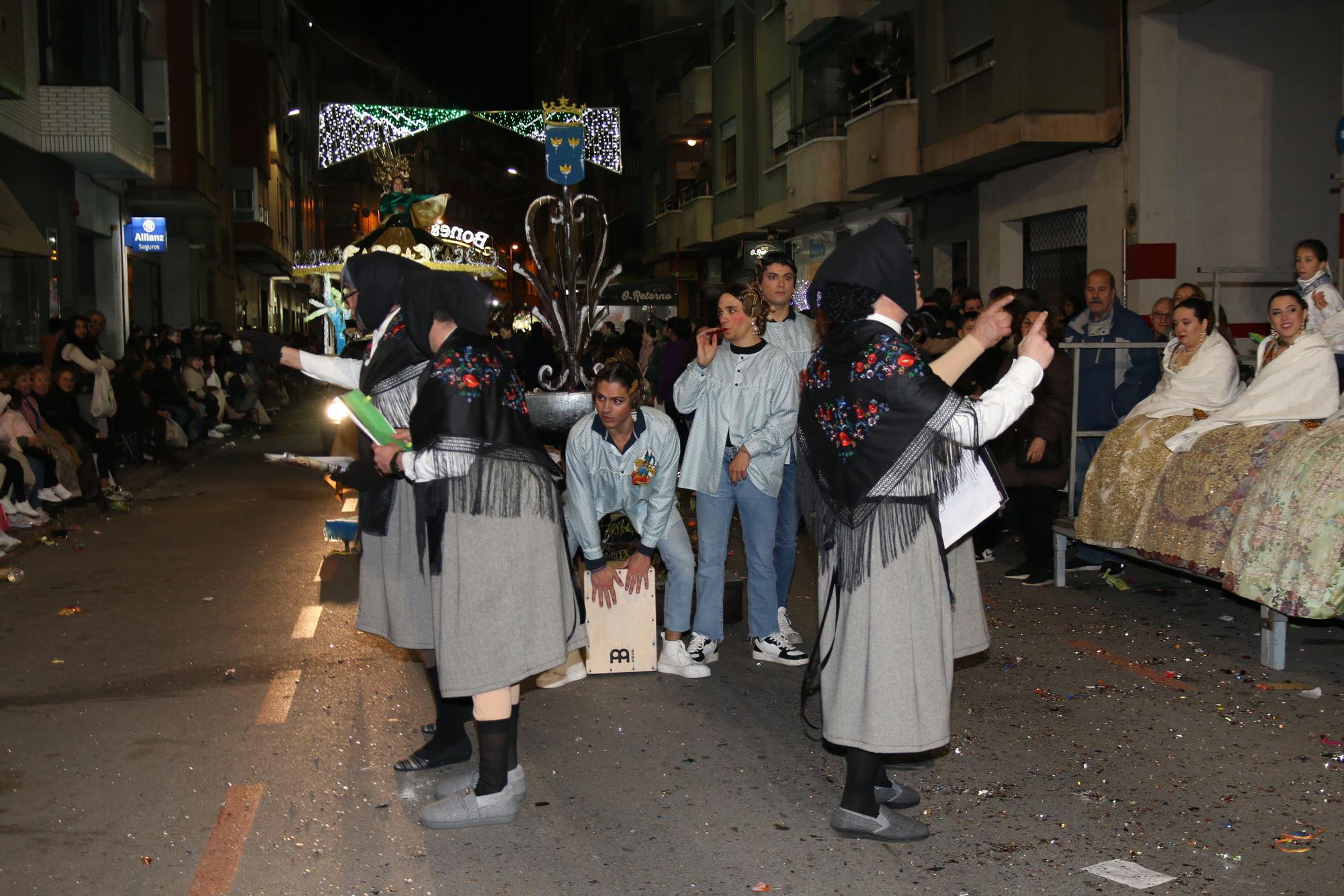 FOTOGALERÍA I La cabalgata del Ninot de Burriana, en imágenes