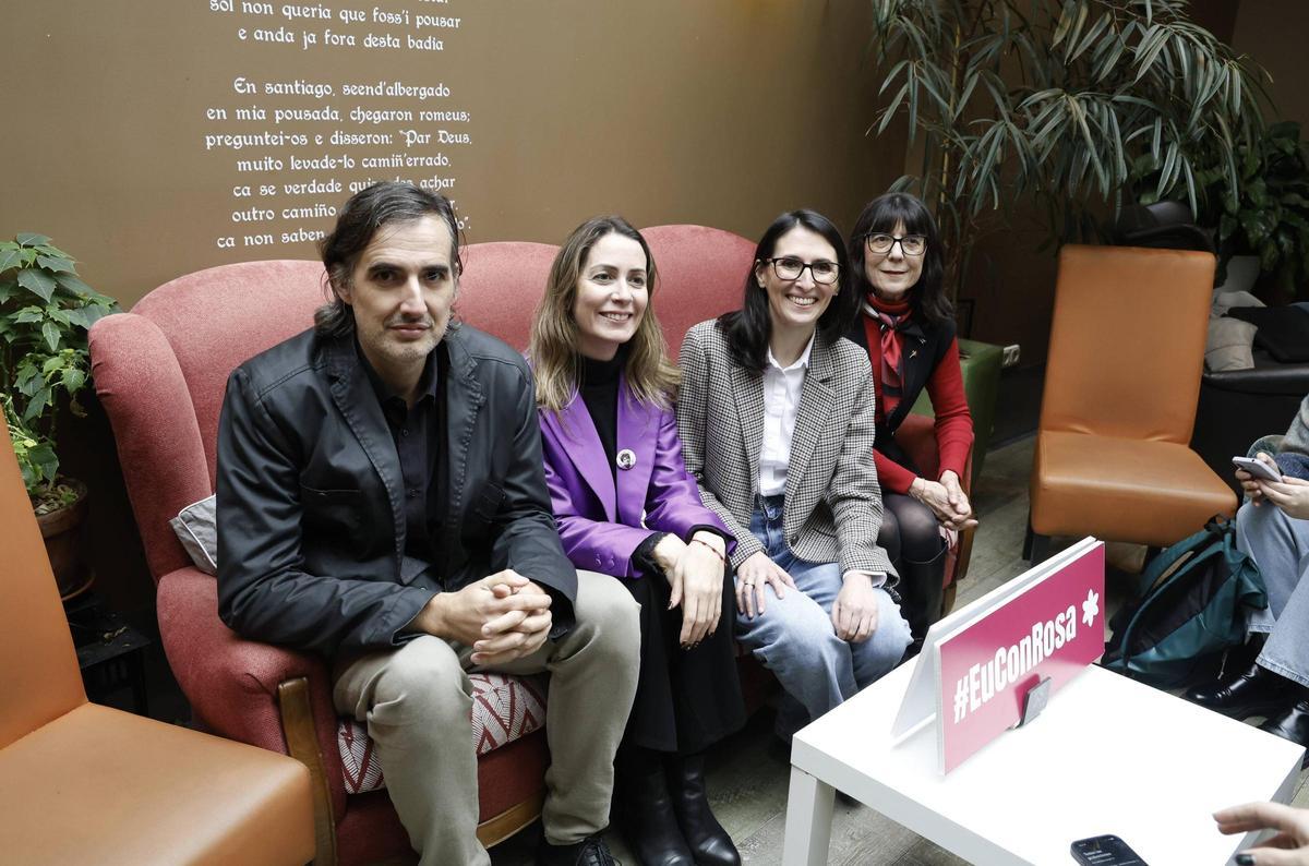 Pablo Durán, Lorena Añón, Rosa Crujeiras e Reyes Laguna no café cos medios celebrado este mércores no Airas Nunes, en Santiago.