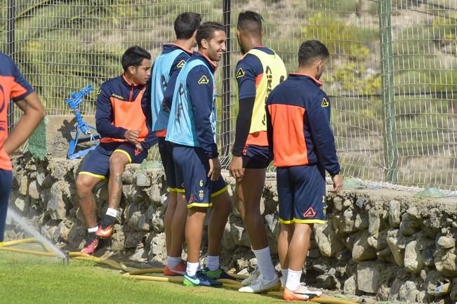 Entrenamiento de la UD Las Palmas en la mañana ...