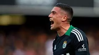 El Real Zaragoza cierra el fichaje del delantero Edu Espiau y ya es oficial