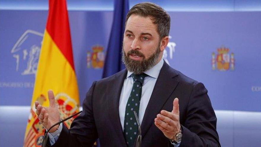 Abascal presenta en el Congreso una proposición de ley para ilegalizar a ERC y JxCat