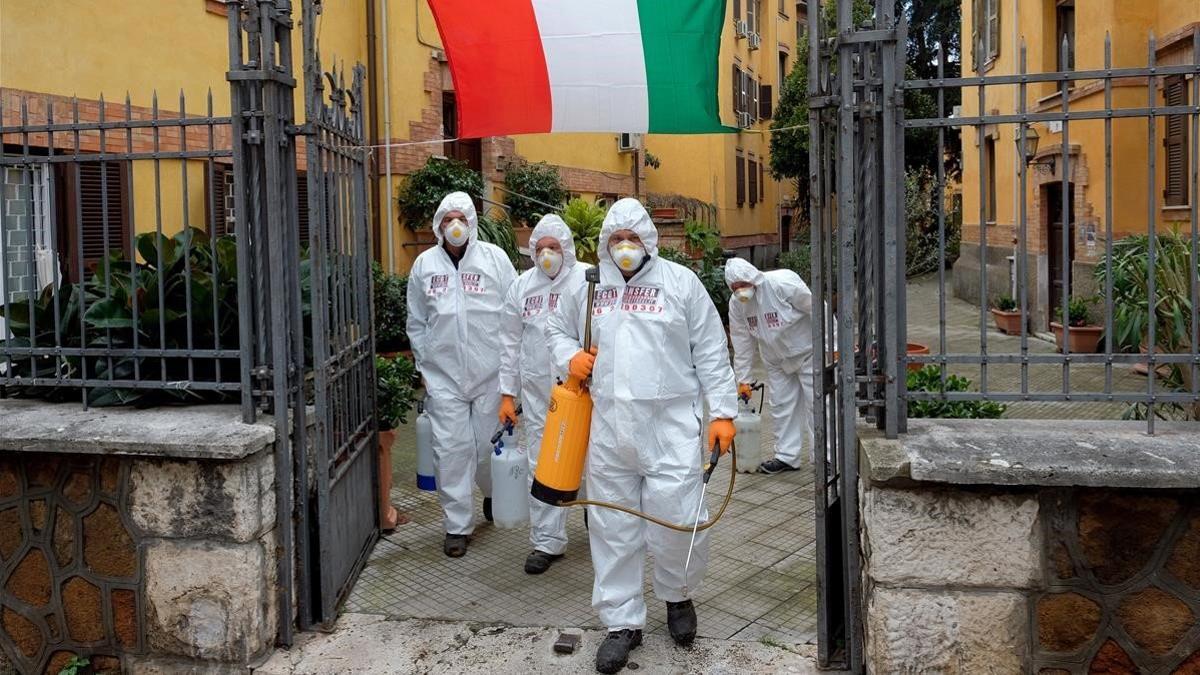 Desinfección de calles de Roma, .