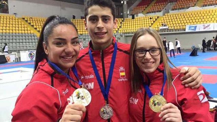 María Torres, Margarita Morata y Ángel Medina.