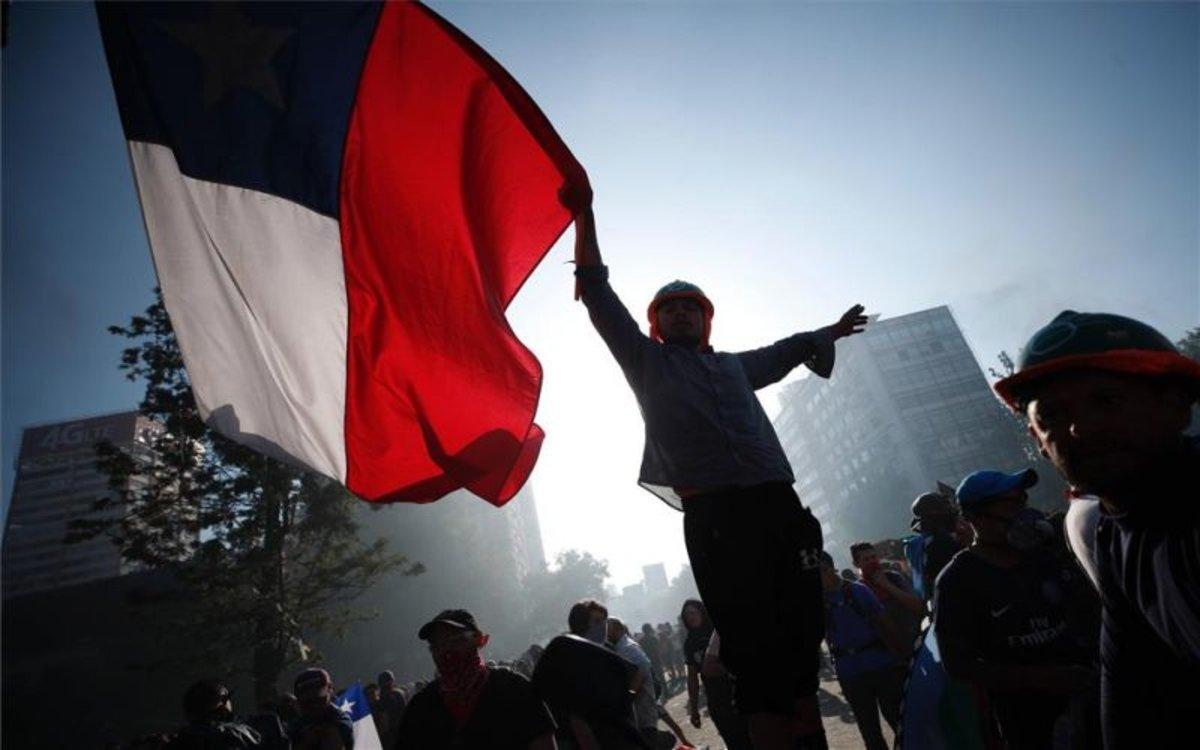chile-bandera-protestas