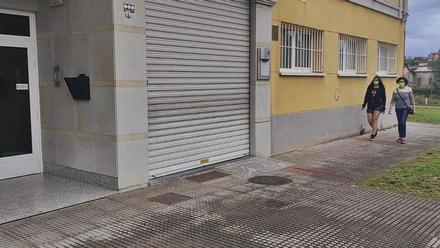 Los vecinos de El Berrón recogen firmas para exigir un nuevo médico en el  ambulatorio: "La espera para una cita es de diez días" - La Nueva España