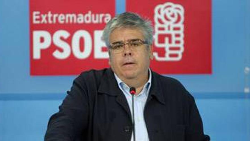 El PSOE ampliará su denuncia por contrataciones irregulares y pedirá la intervención de Delitos Monetarios