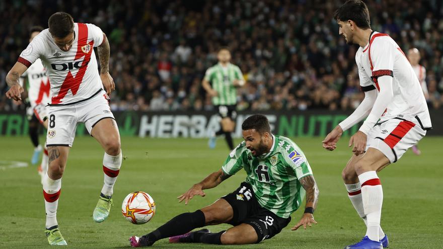 3-1. El Betis refuerza su puesto de la Liga Europa