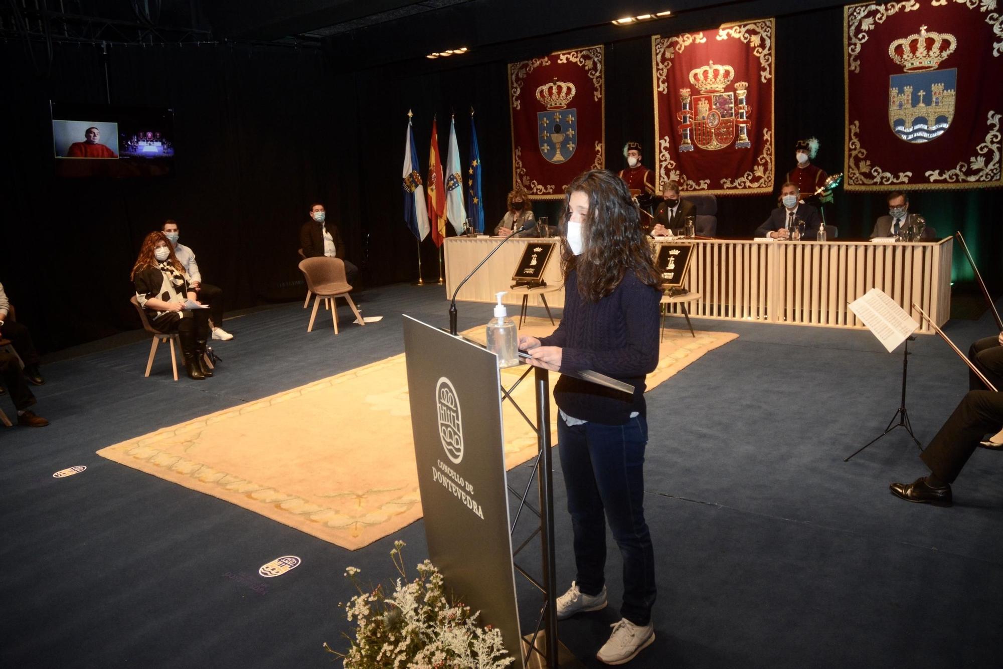 Sanitarios y Paula Dapena reciben los premios Cidade de Pontevedra 2020