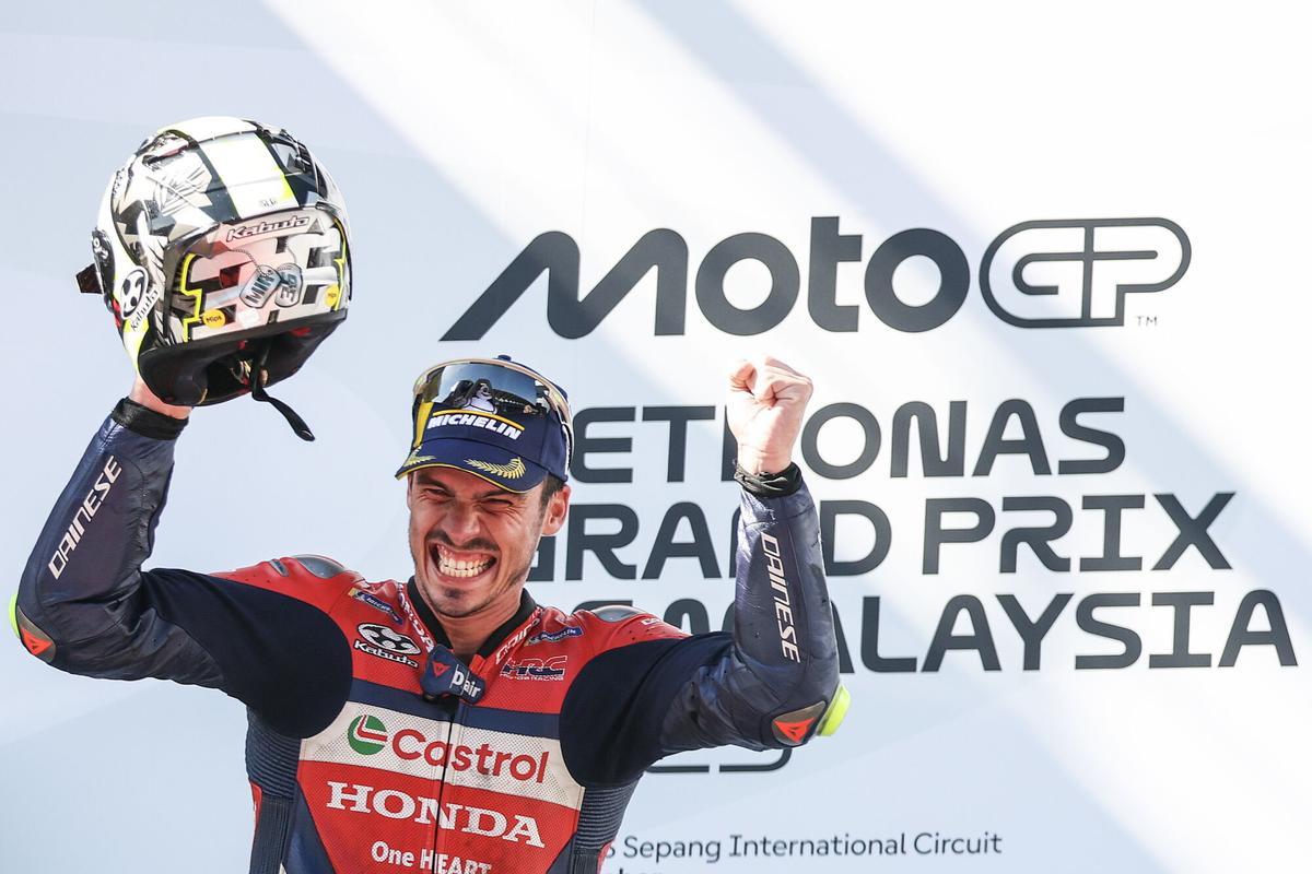 Joan Mir, celebra su victoria en Sepang