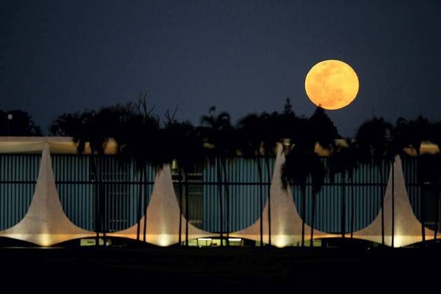 Fotogalería: Así se ha visto la superluna en el mundo