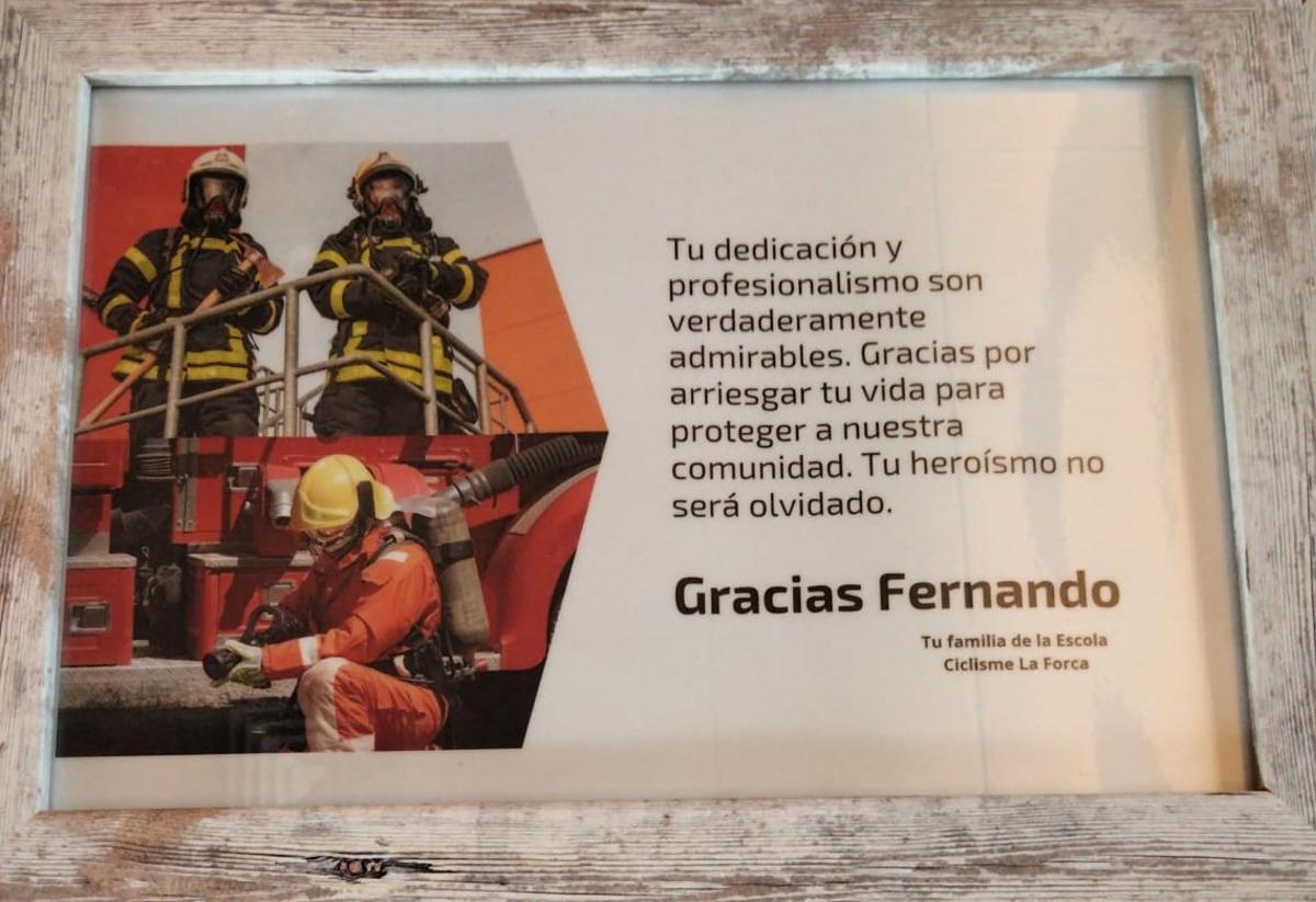 Cuadro en homenaje al bombero.