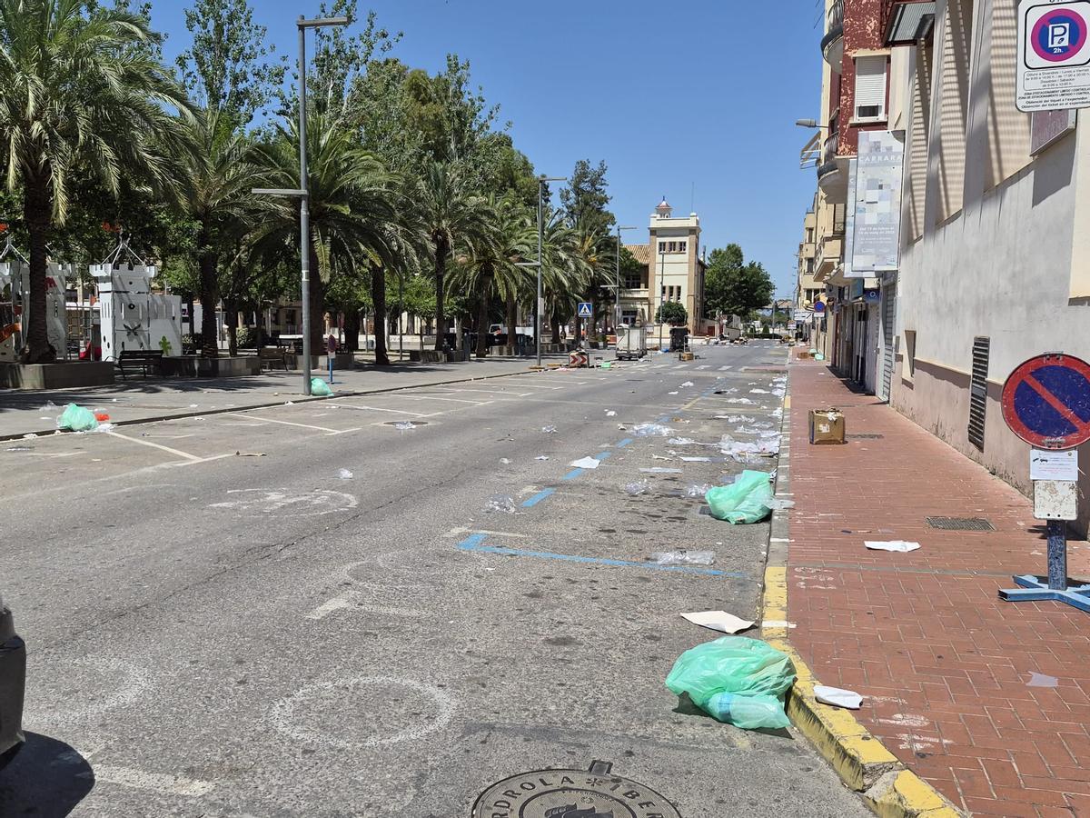 Imagen de la zona del mercado antes de limpiar, la semana pasada.