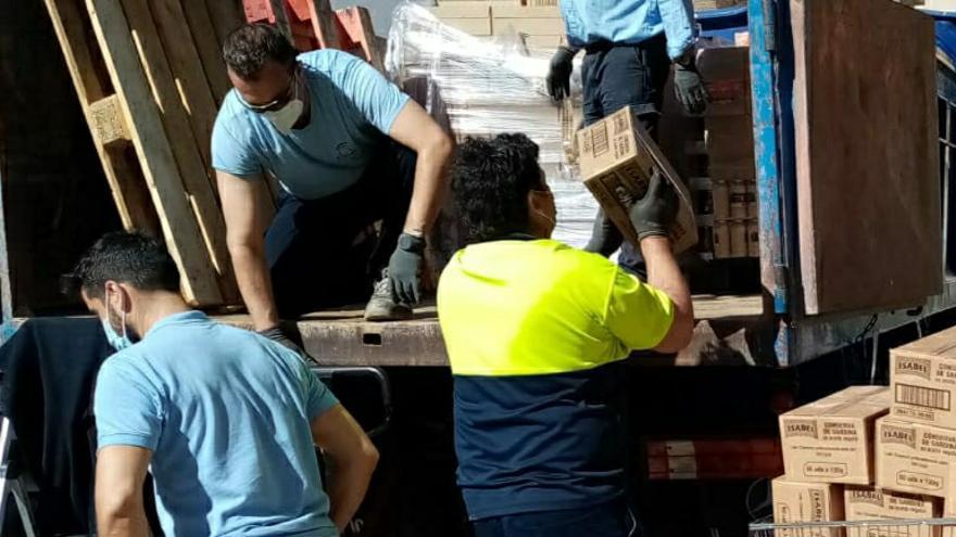 El Campello entrega 4,5 toneladas de alimentos a Cáritas