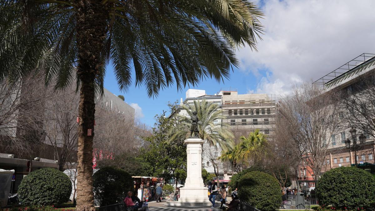 Monumento estatua a Velázquez en la Plaza del Duque