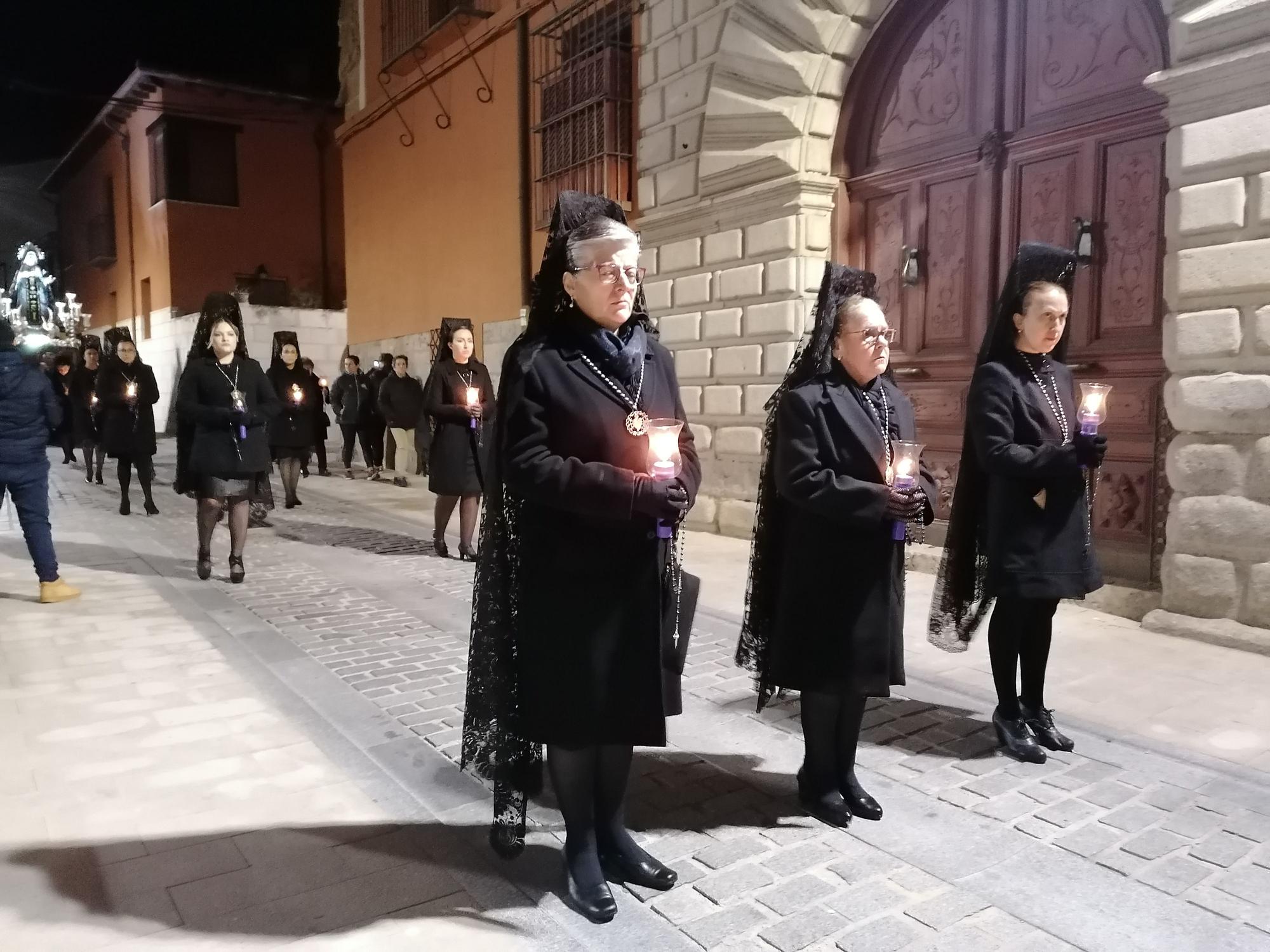 Toro arropa a la Virgen de los Dolores