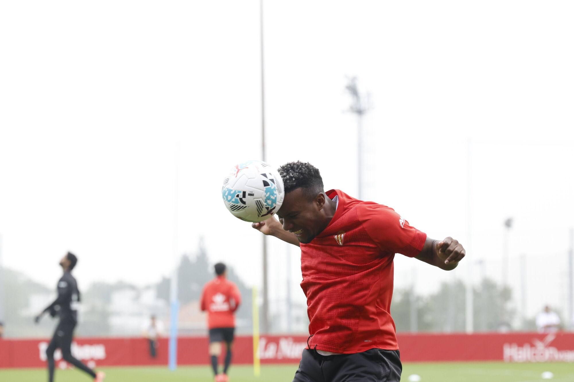 EN IMÁGENES: Primer entrenamiento de Sporting tras el regreso de las vacaciones