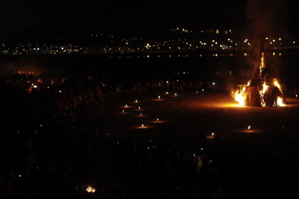 Foguera de San Juan en Gijón