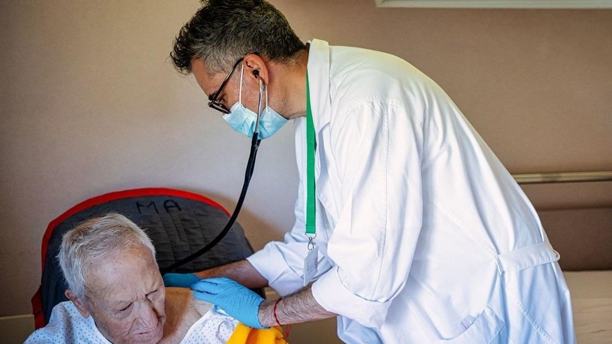Una de les habitacions de l'hospital de Figueres en una imatge d'arxiu.