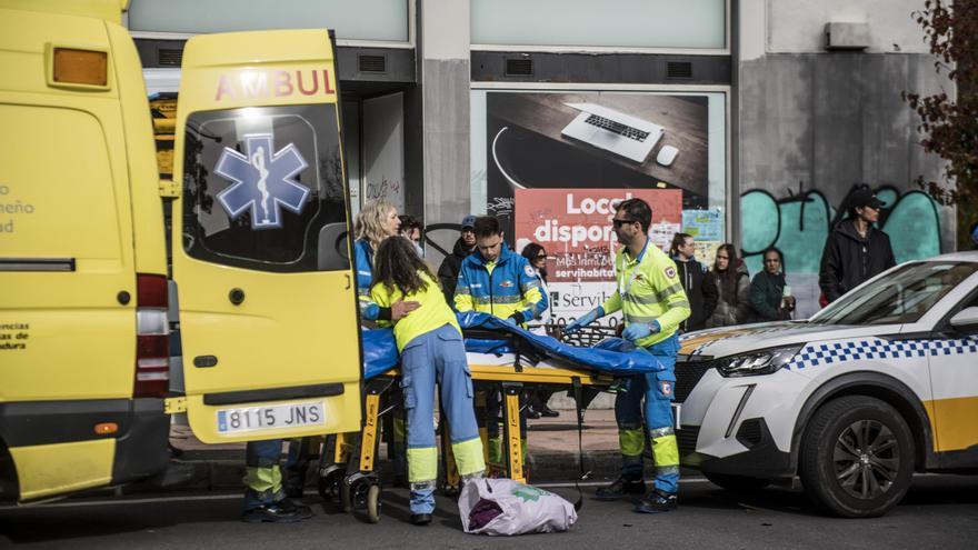 Atropellan a dos mujeres de 49 y 76 años en la calle Colón de Cáceres