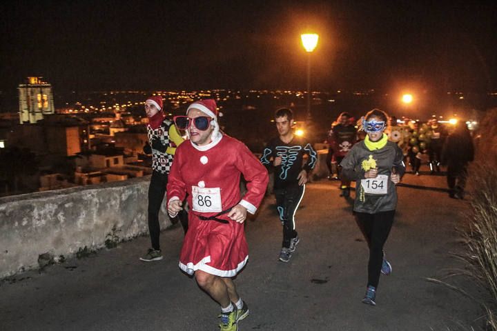 Deporte con buen humor en el Cross Nocturno de Orihuela