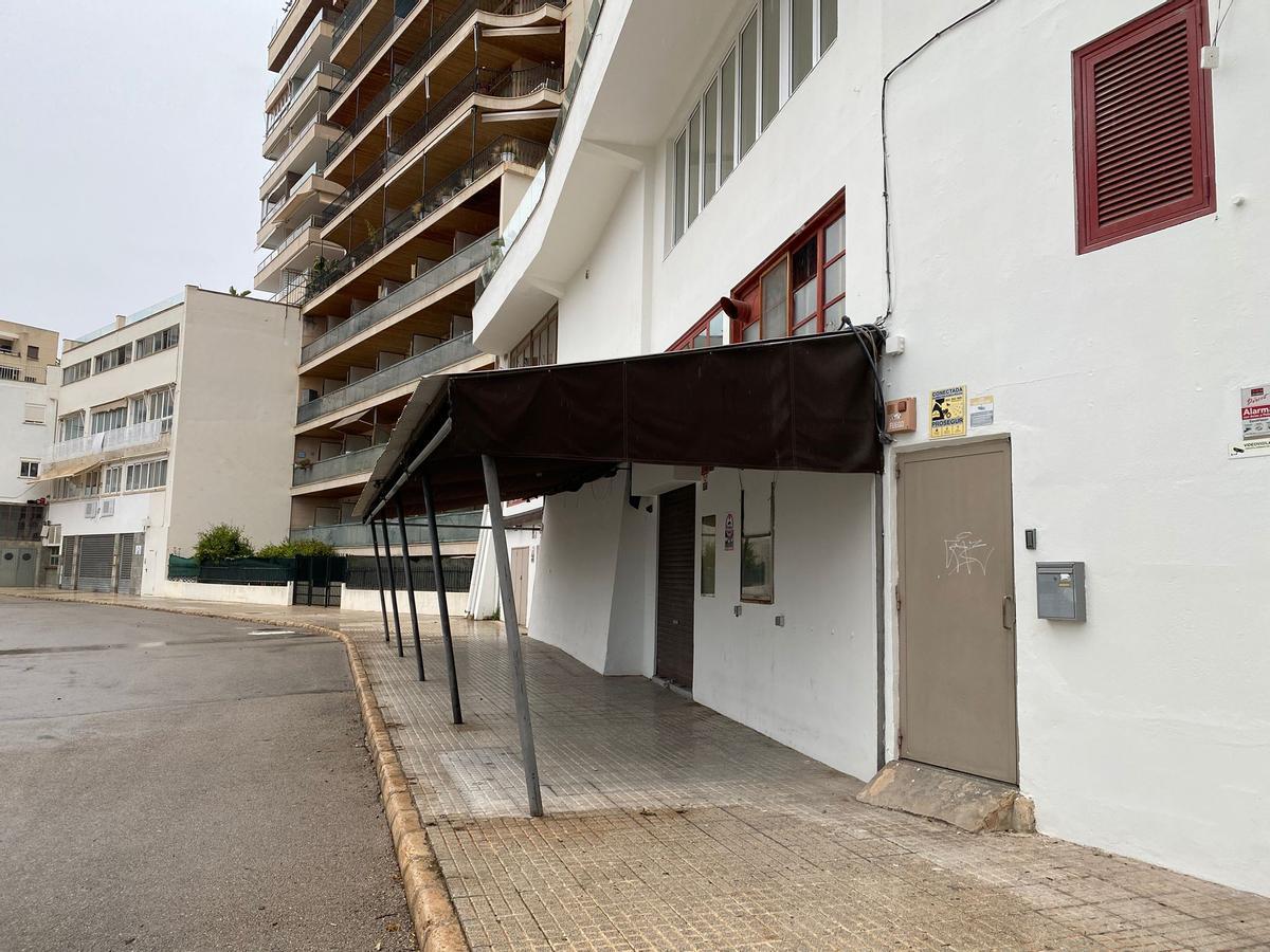 Fachada del antiguo Bar Garito de Can Barbarà, hoy sin actividad