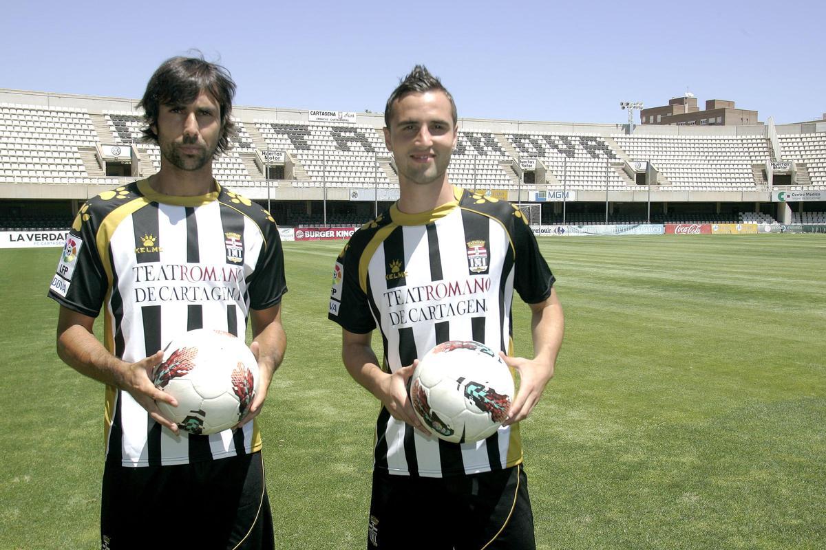 Fernando Martín, a la izquierda, en su presentación como jugador albinegro. A la derecha, Francesc Campins