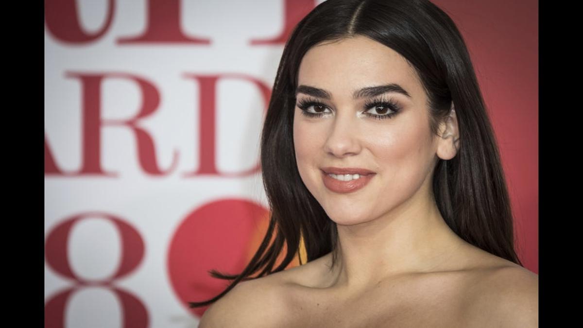 Nos flipa Dua Lipa (y lo ha petado en los Brit Awards)