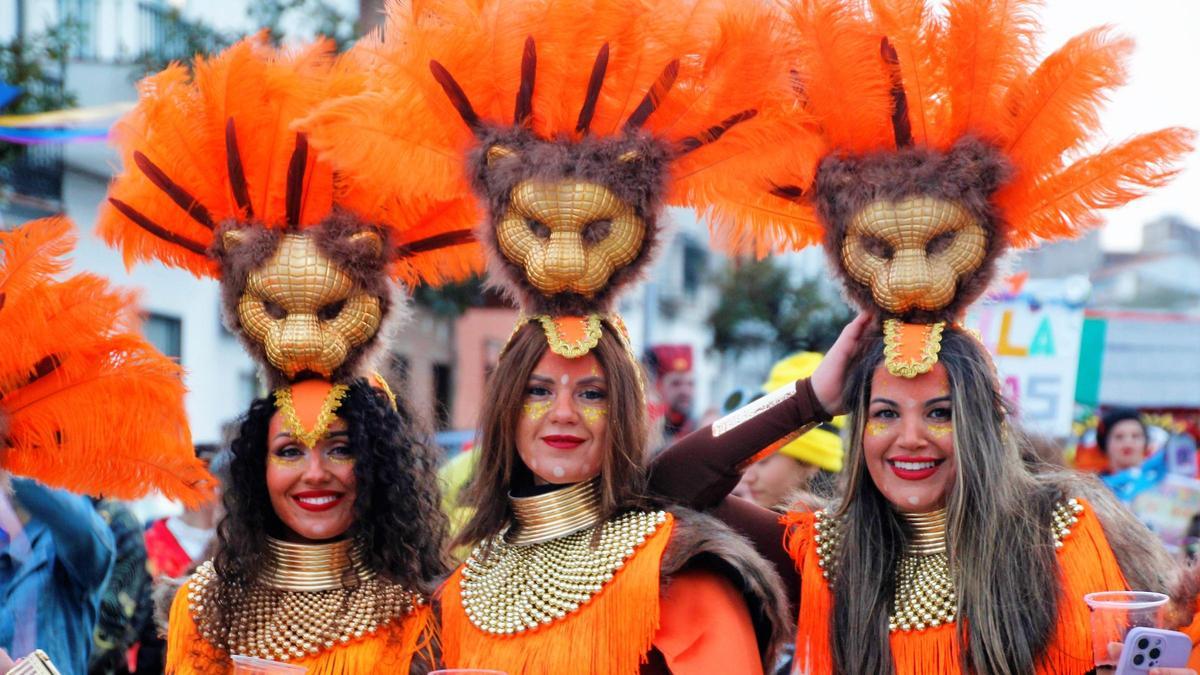 Disfraces muy elaborados para el concurso del sábado de carnaval