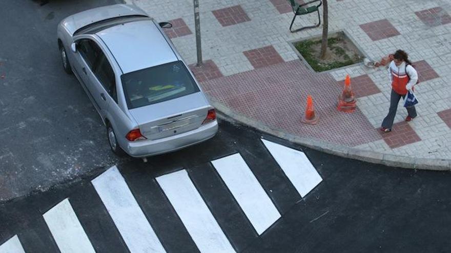 Obras en un paso de cebra.