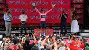 Richard Carapaz, en el podio del Giro.