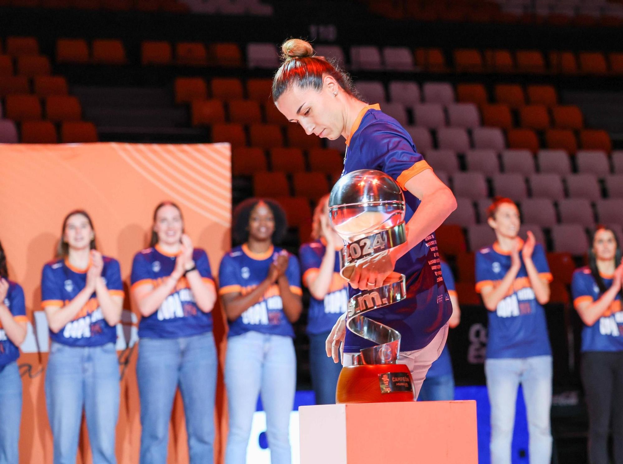 La fiesta llegó a la Fonteta: Así celebraron la Copa de la Reina