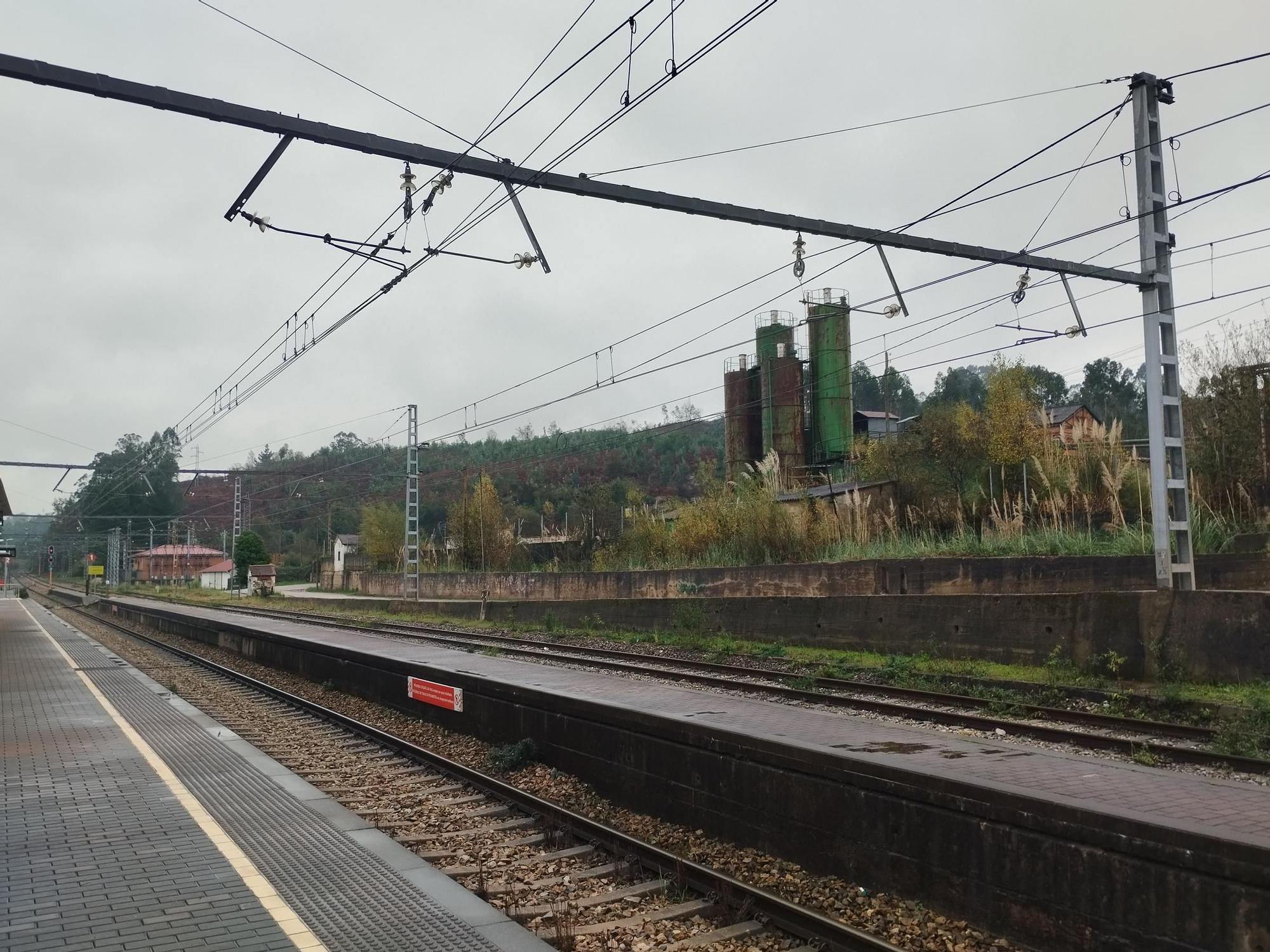 Villardeveyo, tierra ferroviaria y minera que esconde una celosía prerrománica