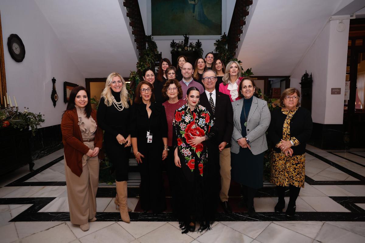Desfile solidario de Alcer Córdoba en el Círculo de la Amistad