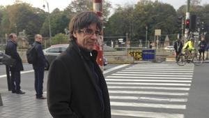 Carles Puigdemont paseando por Bruselas