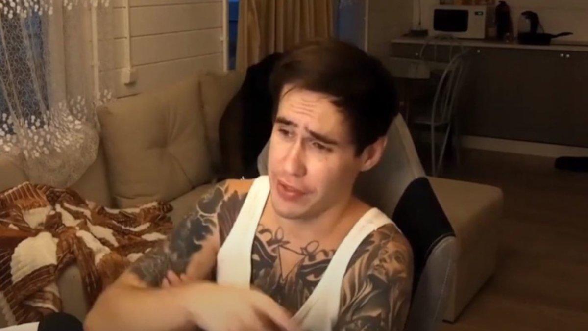 El youtuber Reeflay Panini deja morir a su novia embarazada durante un directo