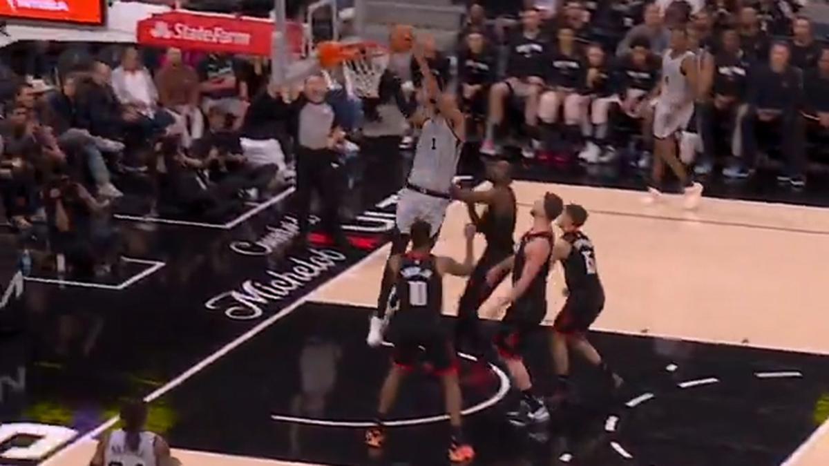 Wembanyama vuela y machaca con un giro espectacular