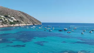 Sin boyas de fondeo también en el Portet de Moraira: "Se está causando un daño irreparable en la pradera de posidonia"