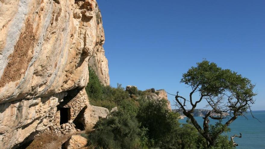 Una de las rutas recorre las antiguas cuevas de pescadores.  levante-emv