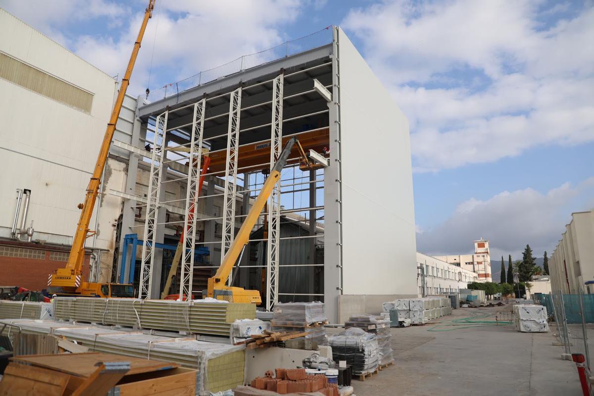 Construcción del nuevo edificio de Hitachi.