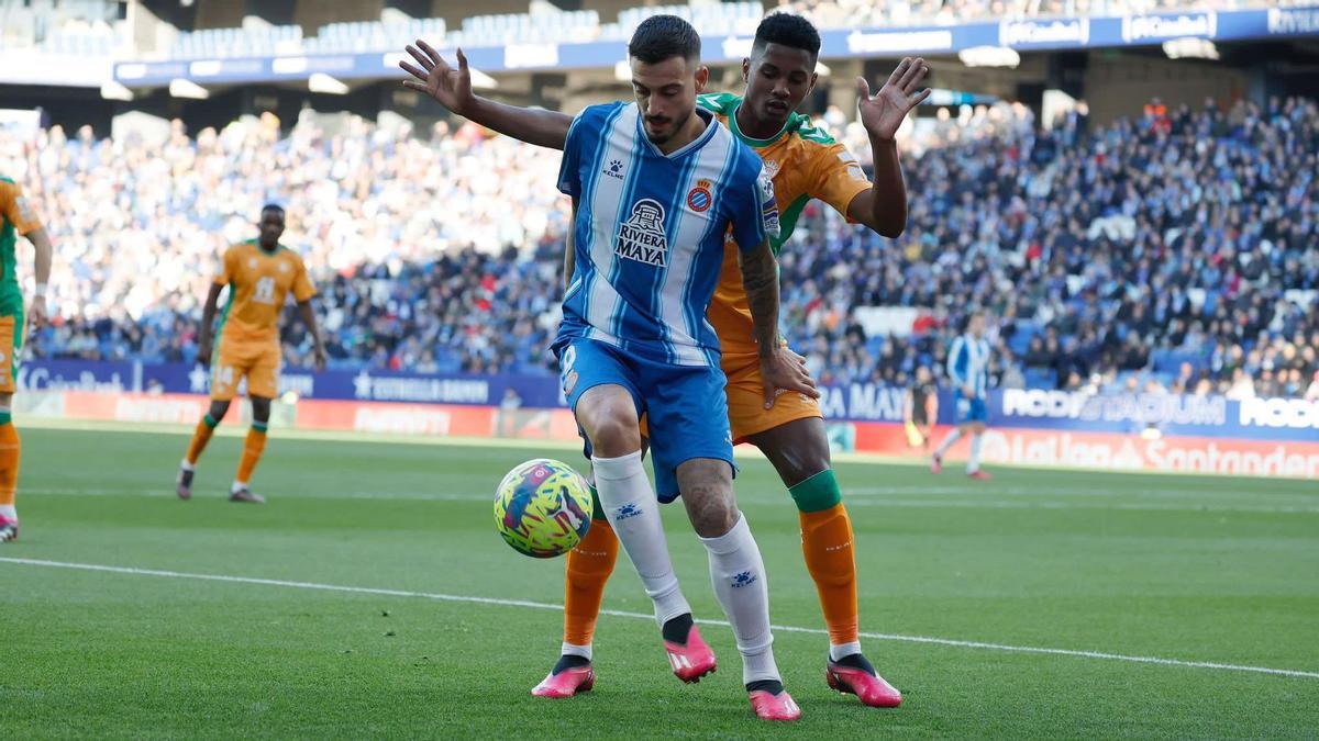 Joselu, en un partido de esta temporada entre Espanyol y Betis.