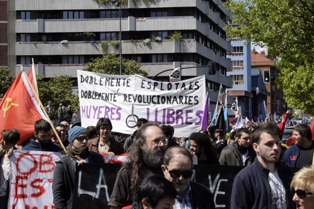 Los sindicatos minoritarios reclaman en Gijón políticas contra la precariedad