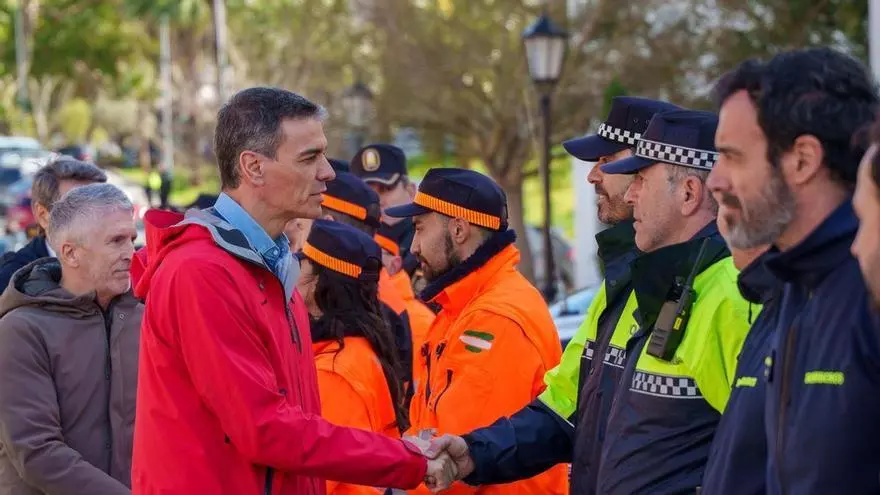 Pedro Sánchez sobrevuela la zona de Cádiz afectada por el temporal
