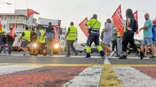 La patronal trata de parar la huelga de transportistas con un alza salarial del 28%