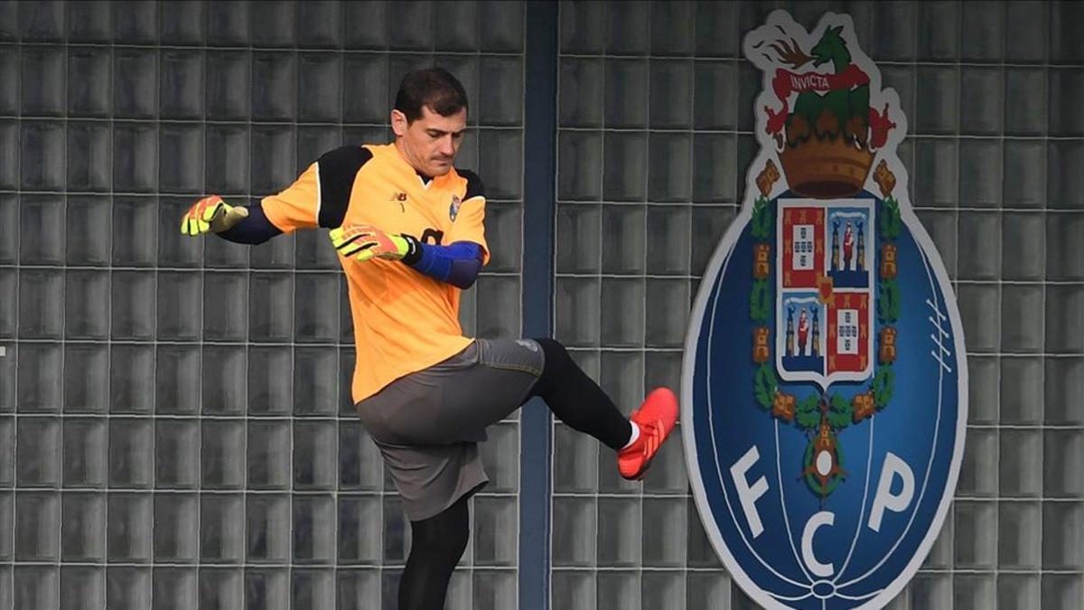 Iker Casillas apura su regreso a la portería en el gimnasio del Oporto